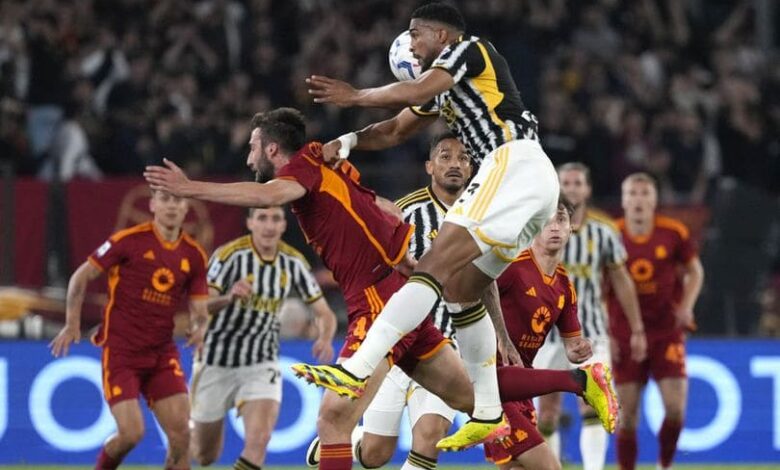 Duel Bryan Cristante vs Bremer di laga AS Roma vs Juventus di Olimpico, Senin (06/05/2024) AP Photo/Andrew Medichini